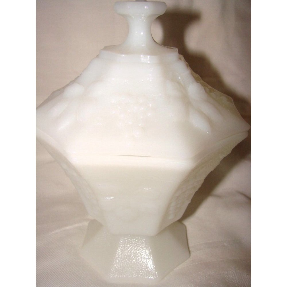 Vintage White Anchor Hocking Milk Glass Grape Leaf Vine Candy Dish W/Lid MINT!!!